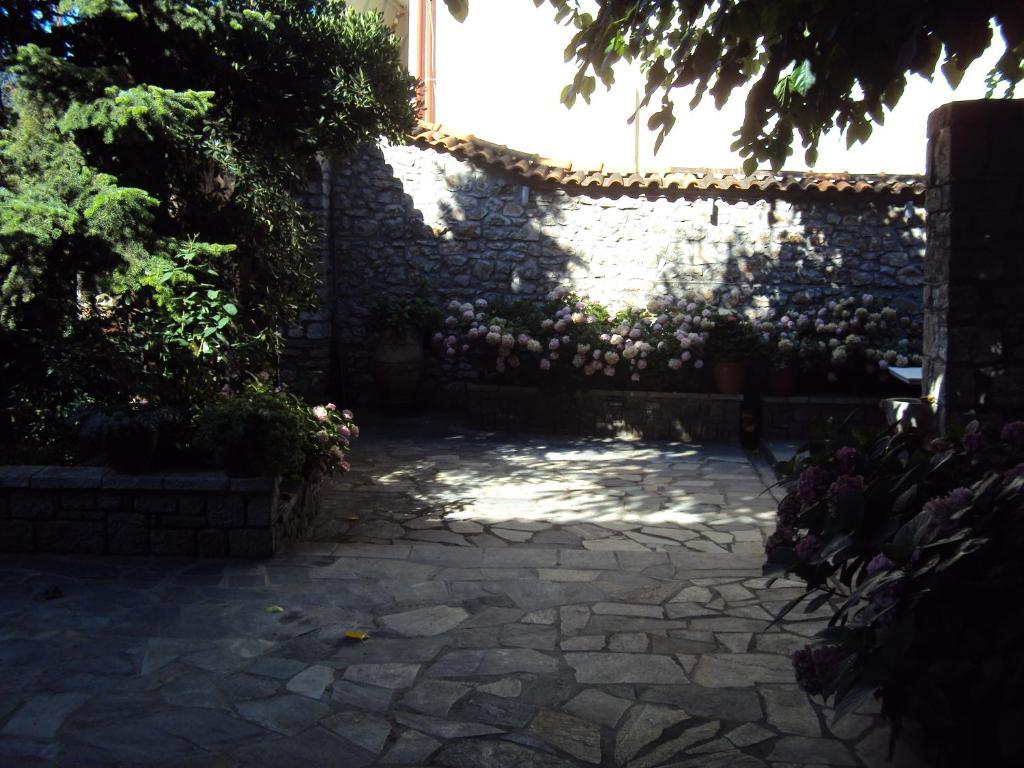Guesthouse Karahalios Polydrosos Exteriör bild
