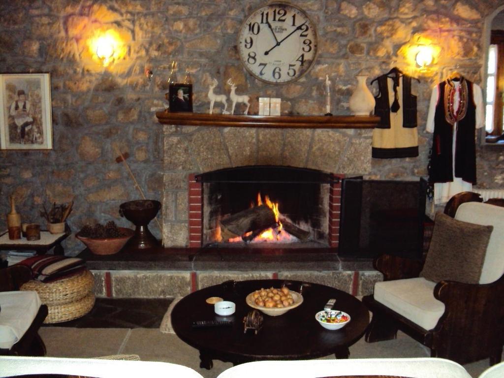 Guesthouse Karahalios Polydrosos Exteriör bild